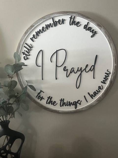 I Still Remember Round Decor